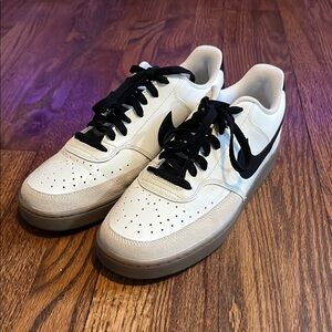 Nike Men's Size 10 Court Vision Low White and Black Sneakers